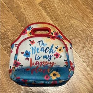 Natural life  Beach Lunch Tote like new. Never used.Neoprene insulated tote